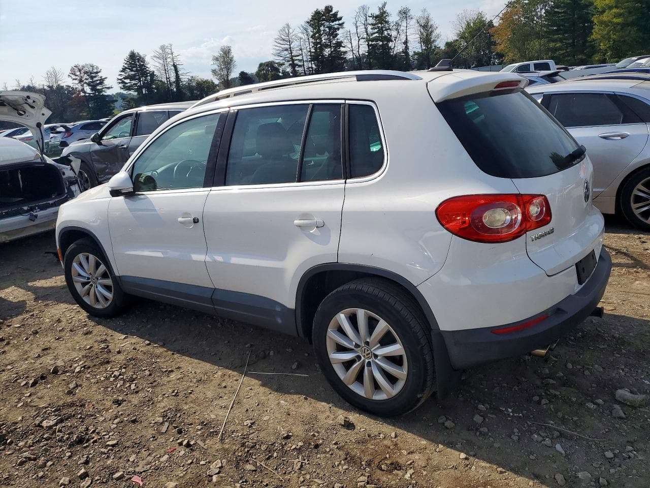 2011 Volkswagen Tiguan S - foto 2