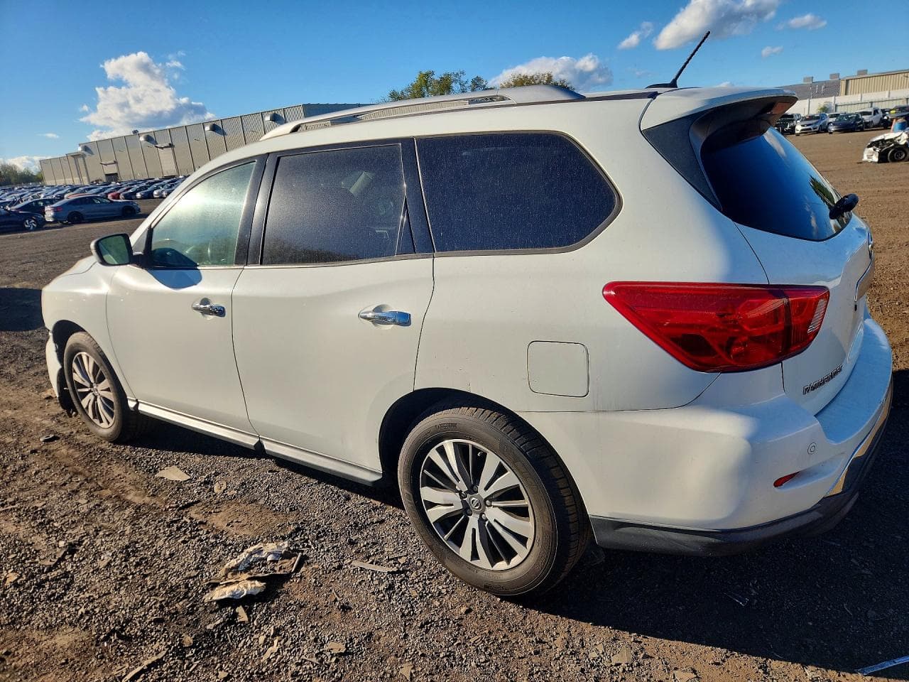 2017 Nissan Pathfinder Sv - foto 2