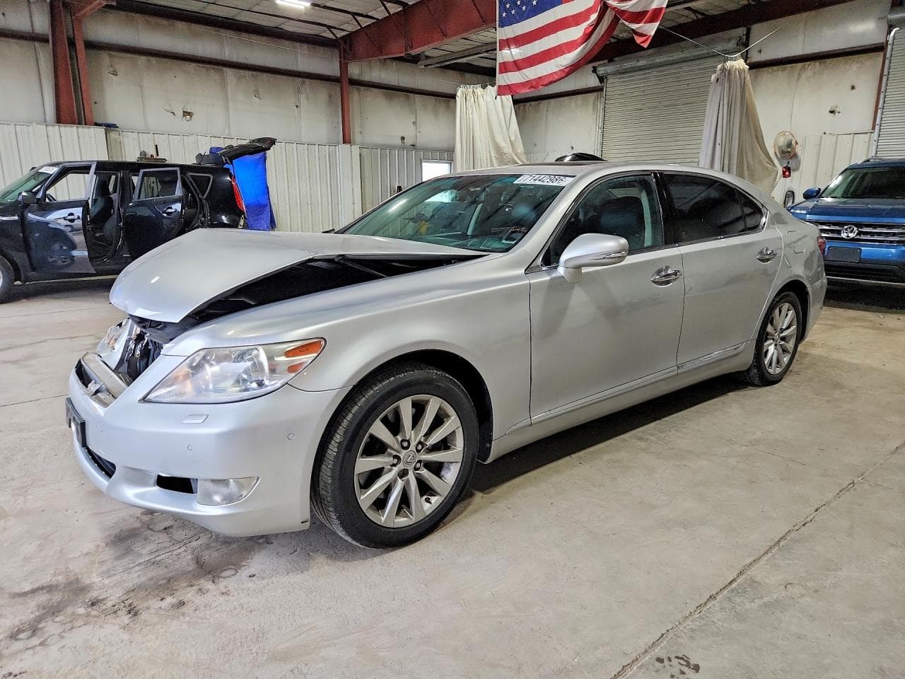 Lexus LS 2011 z USA