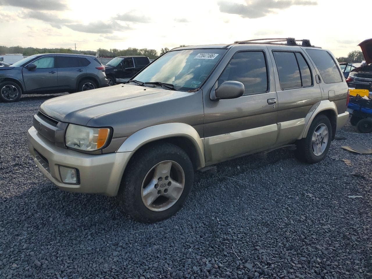 Infiniti QX4 2001 z USA