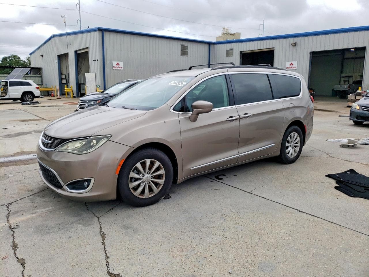 Chrysler Pacifica 2017 z USA