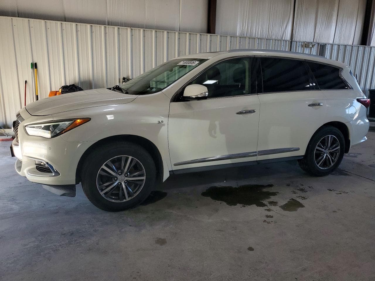 Infiniti QX60 2017 z USA
