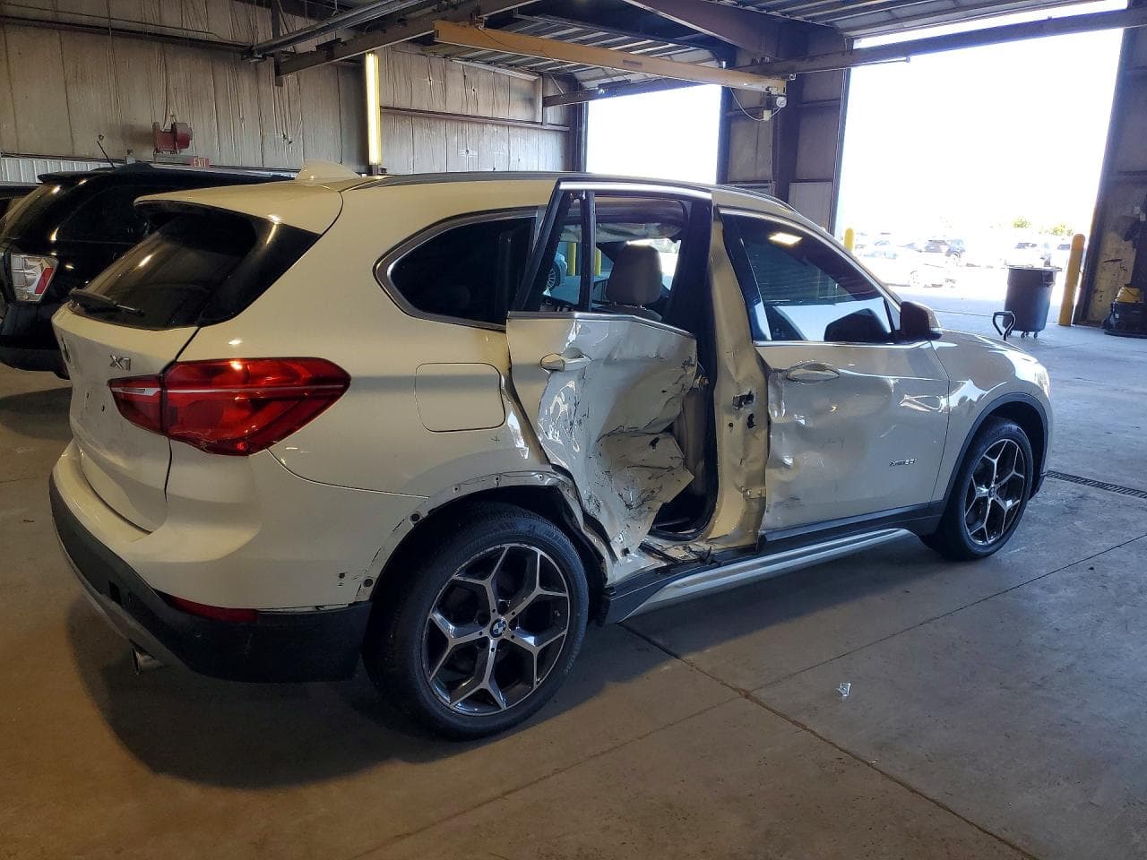 2016 BMW X1 xDrive28I - foto 3