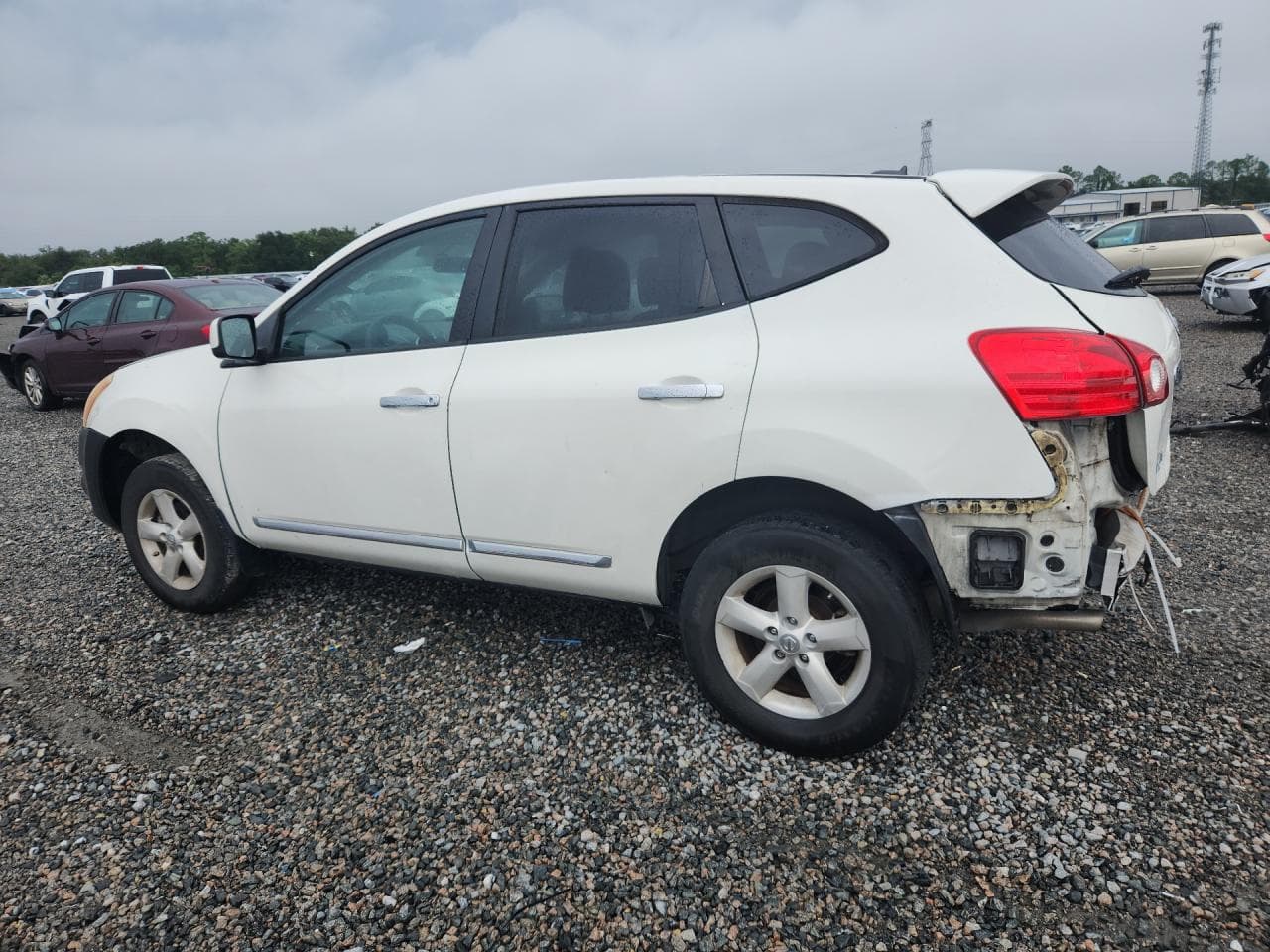 2013 Nissan Rogue S - foto 2