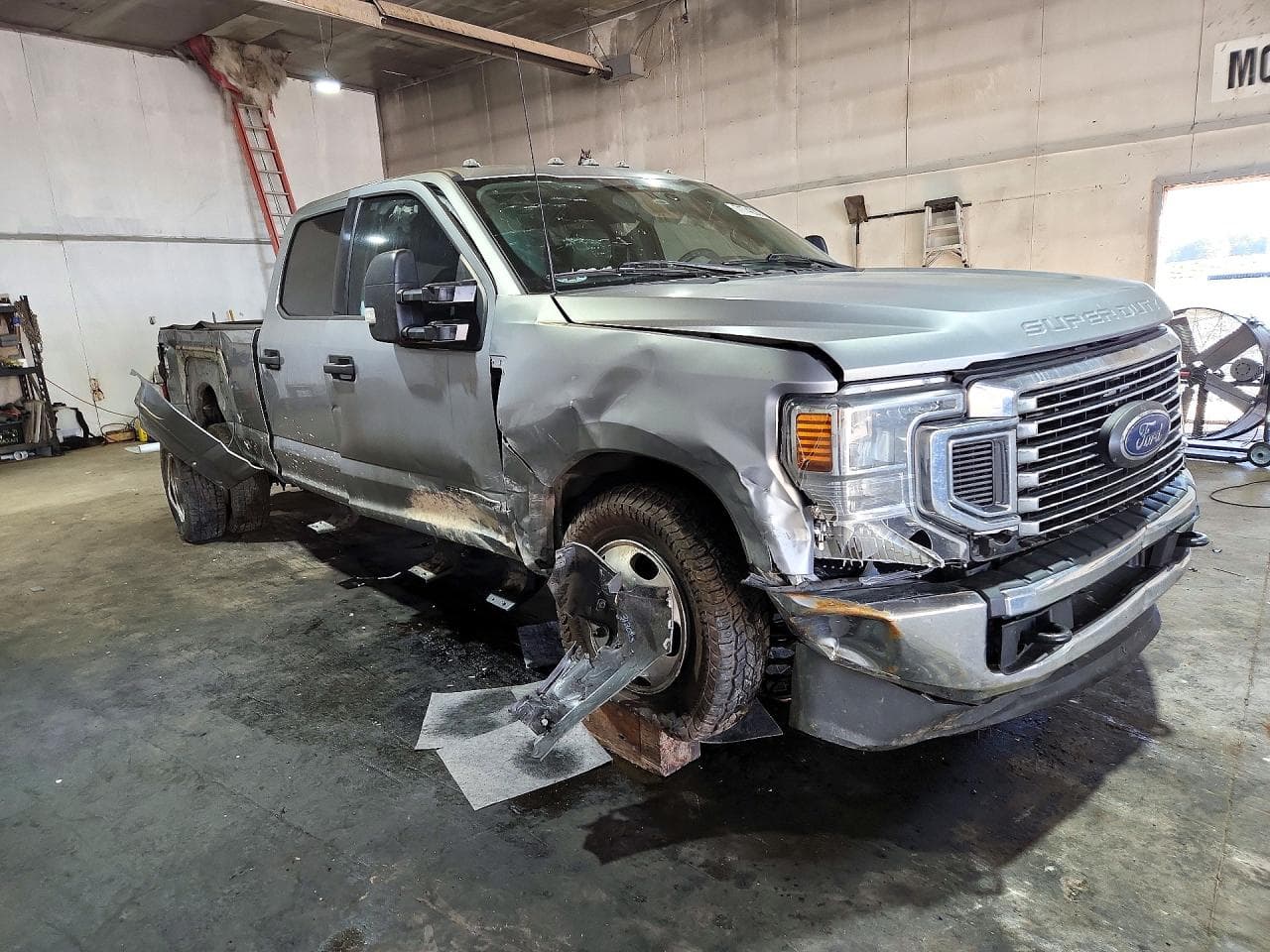 2022 Ford F350 Super Duty - foto 4
