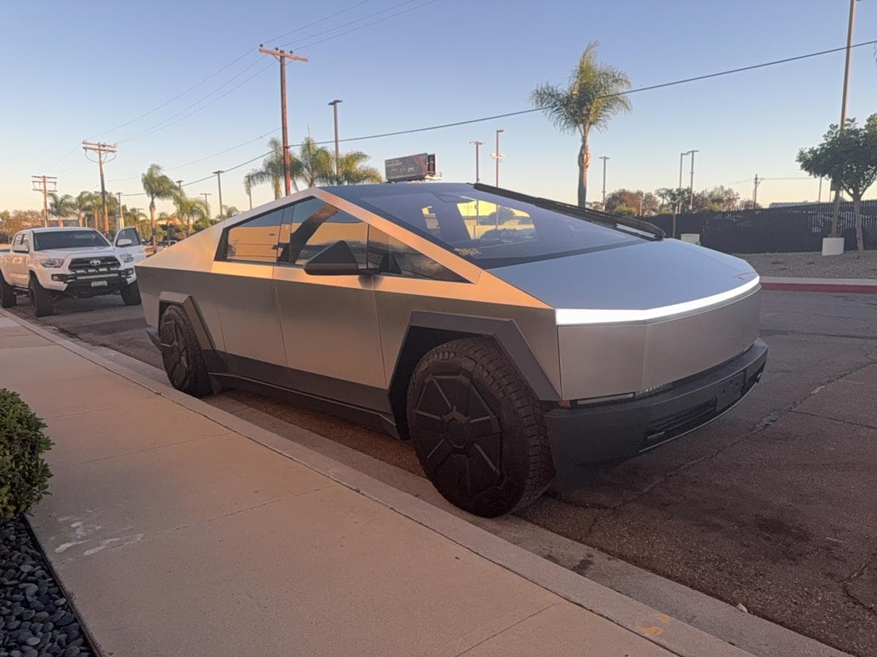 Tesla Cybertruck 2024 z USA