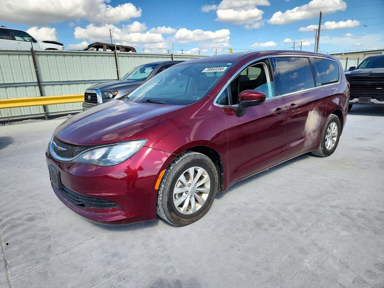 Chrysler Pacifica 2017 z USA