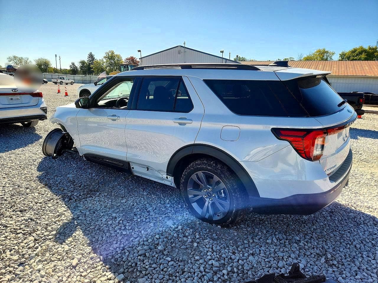 2026 Ford Explorer Active - foto 2