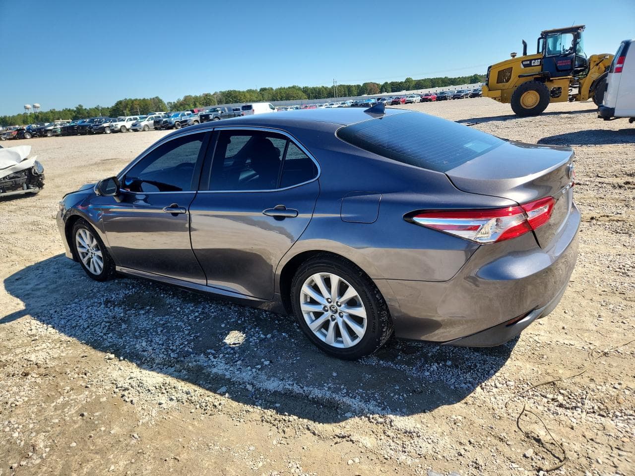 2019 Toyota Camry Le - foto 2