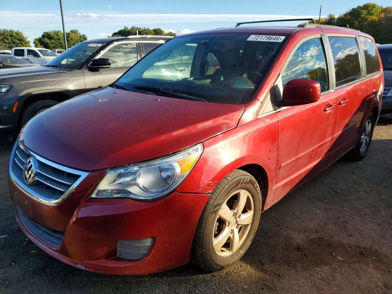 Volkswagen Routan 2011 z USA
