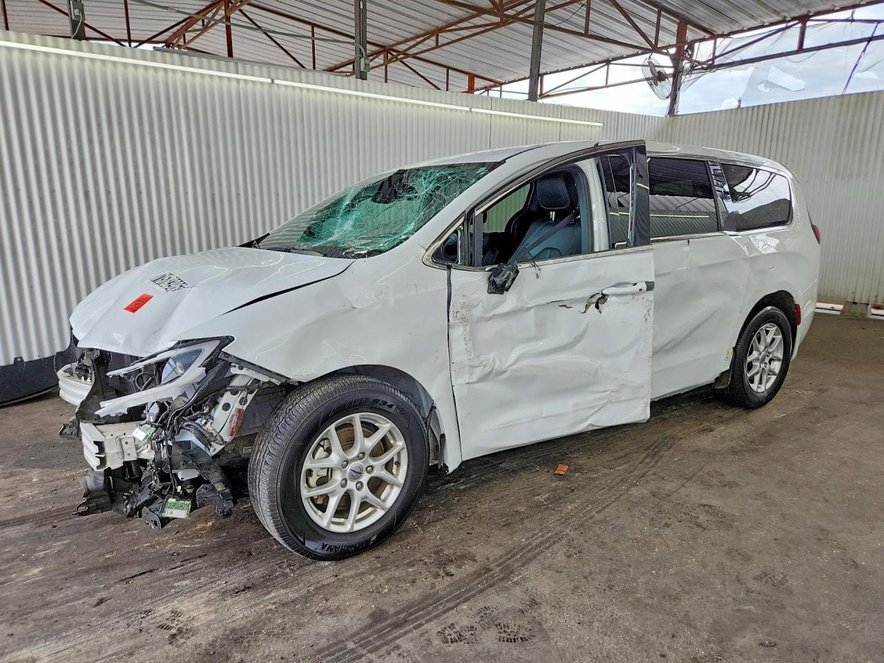 Chrysler Pacifica 2025 z USA