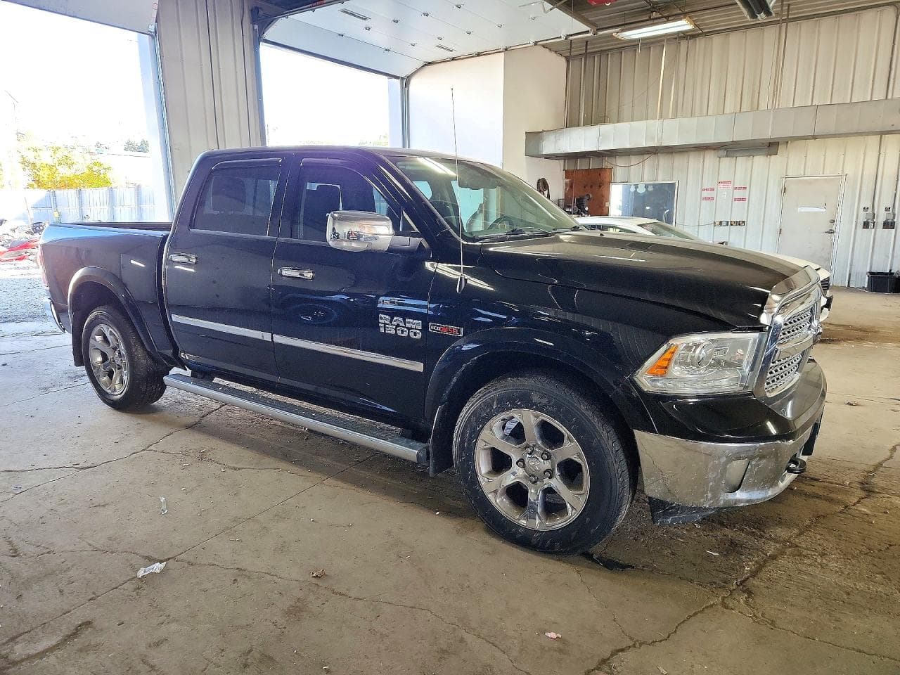 2015 Ram 1500 Laramie - foto 4