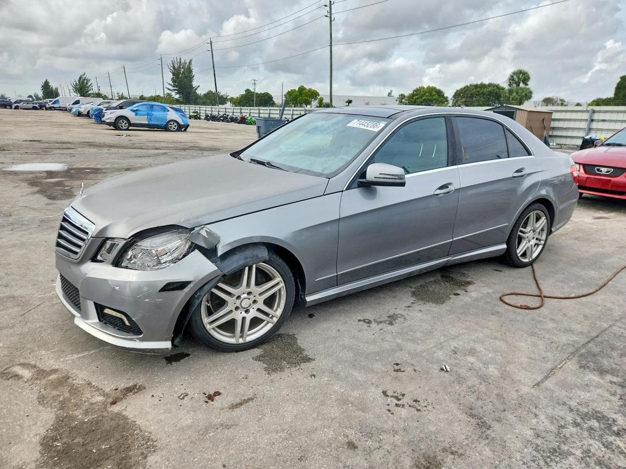 Mercedes-Benz E-klasse 2011 z USA