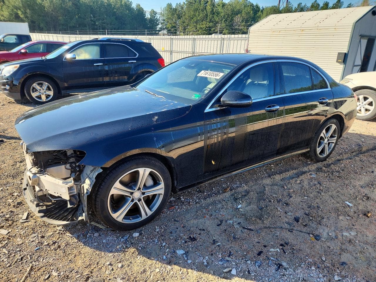 Mercedes-Benz E-klasse 2017 z USA