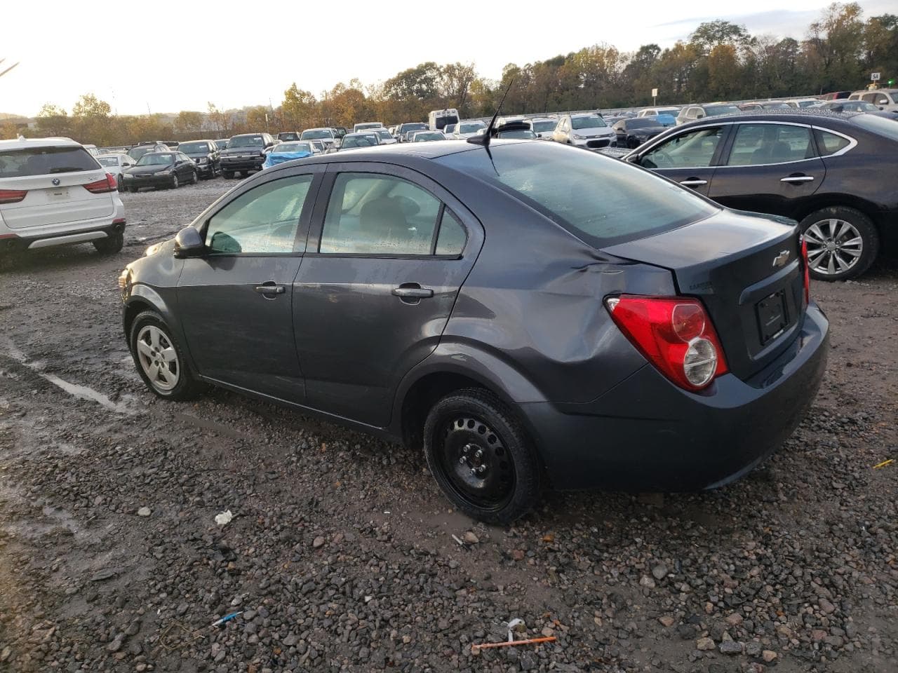 2013 Chevrolet Sonic Ls - foto 2