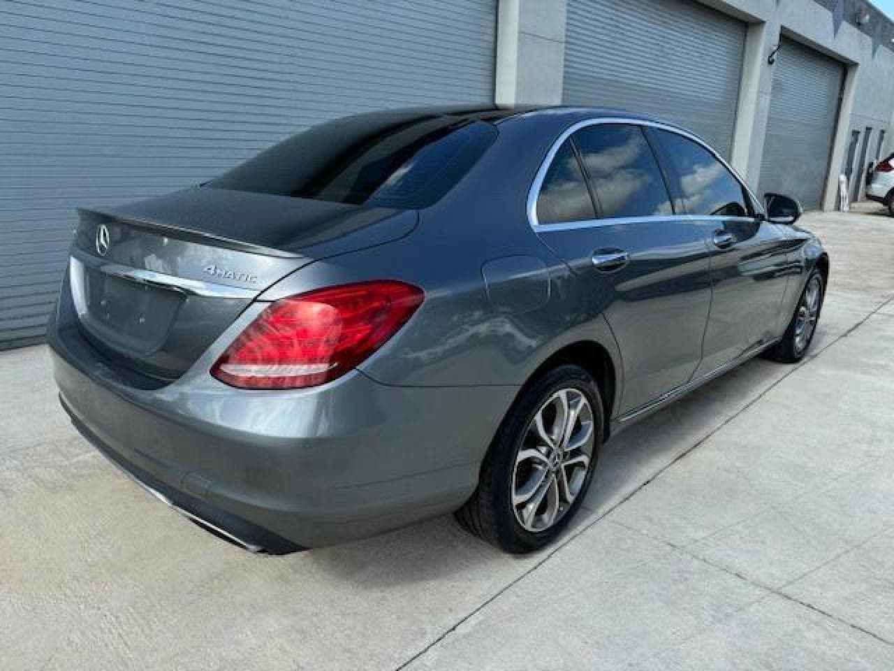 2017 Mercedes-Benz C 300 4Matic - foto 3