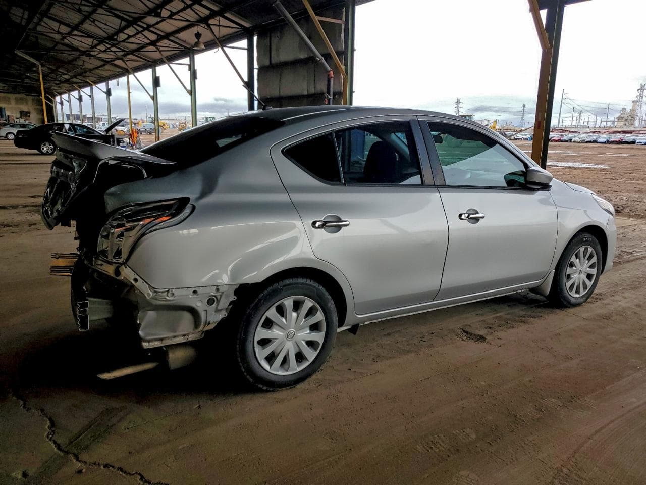2015 Nissan Versa S - foto 3