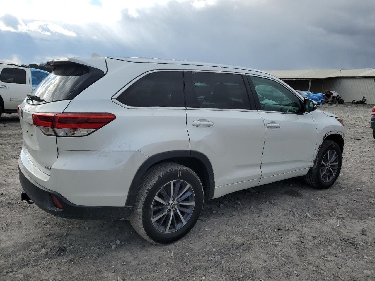 2017 Toyota Highlander Se - foto 3