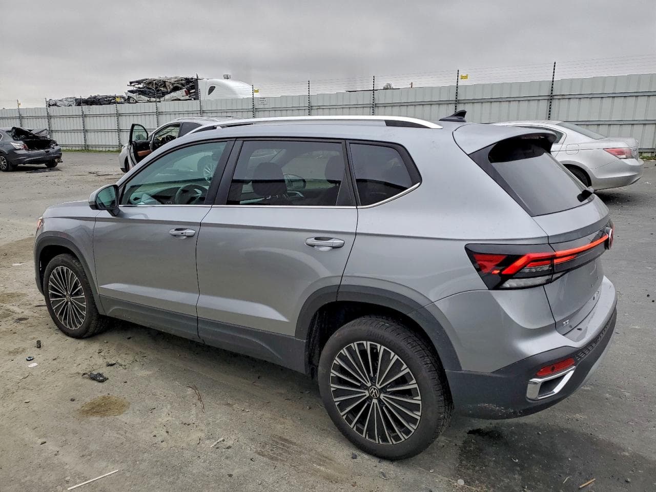 2025 Volkswagen Taos Se - foto 2