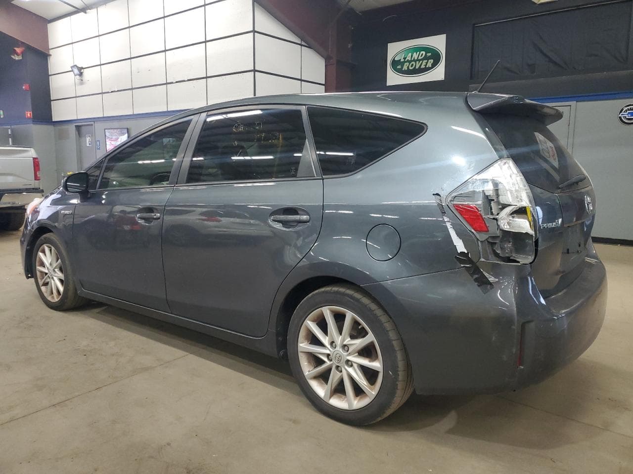 2014 Toyota Prius V - foto 2
