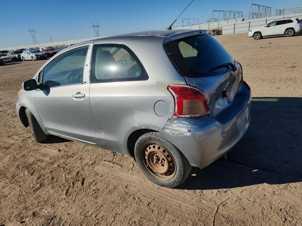 2011 Toyota Yaris - foto 2