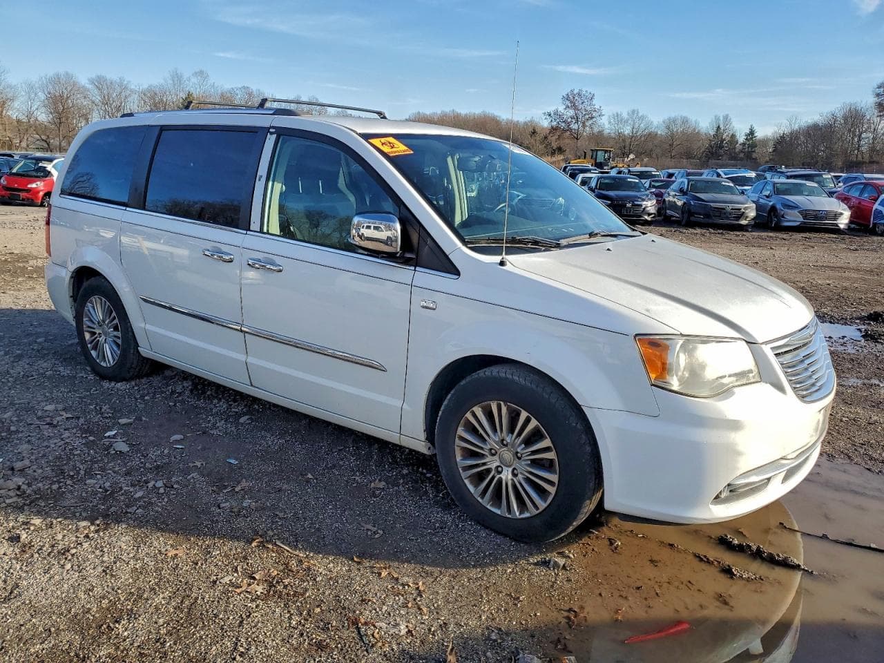 2014 Chrysler Town & Country Touring L - foto 4