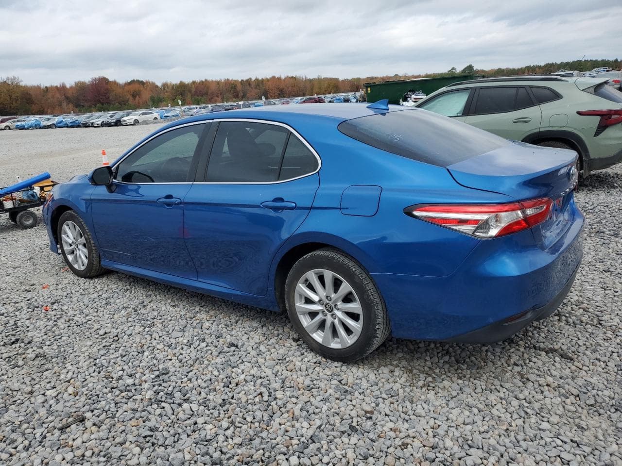 2020 Toyota Camry Le - foto 2