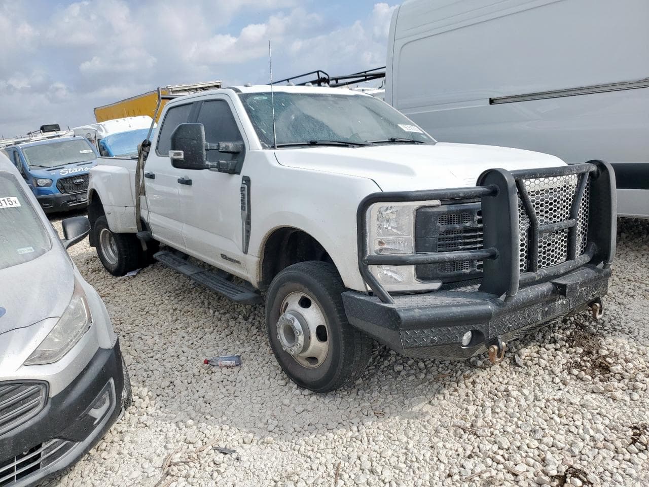 2024 Ford F350 Super Duty - foto 4