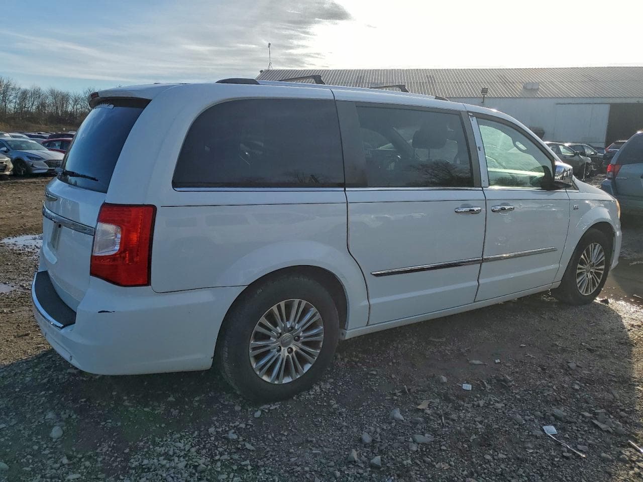 2014 Chrysler Town & Country Touring L - foto 3