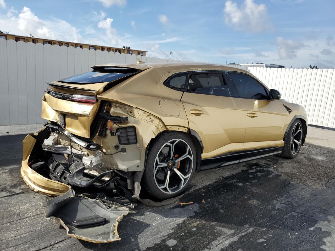 2022 Lamborghini Urus - foto 3