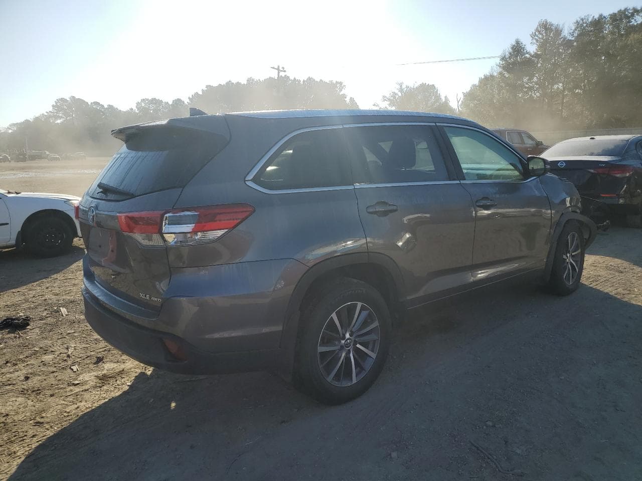 2017 Toyota Highlander Se - foto 3