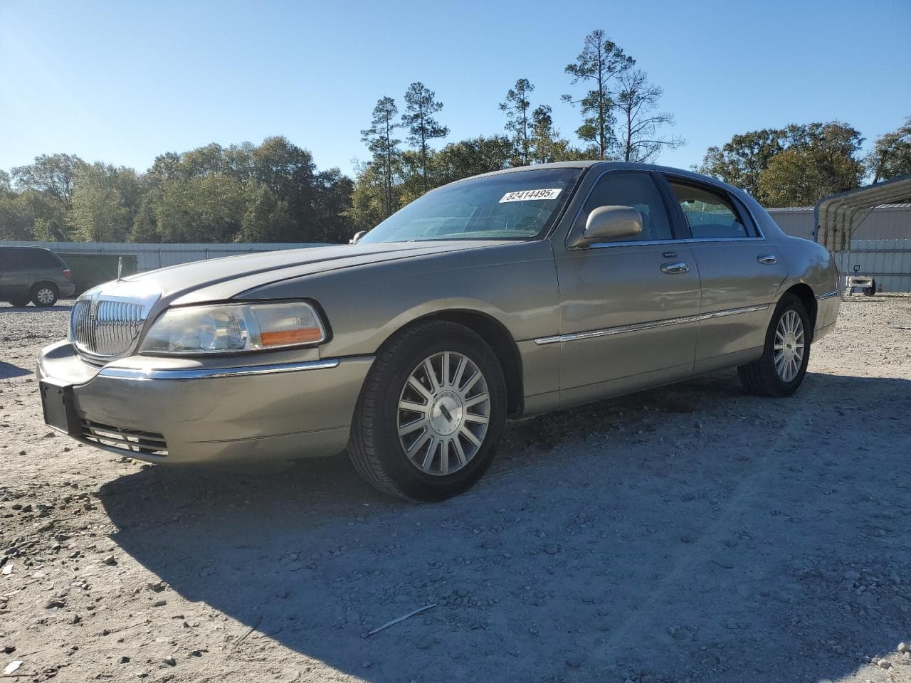 2004 Lincoln Town Car Executive