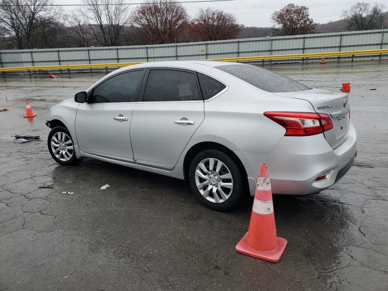 2018 Nissan Sentra S - foto 2