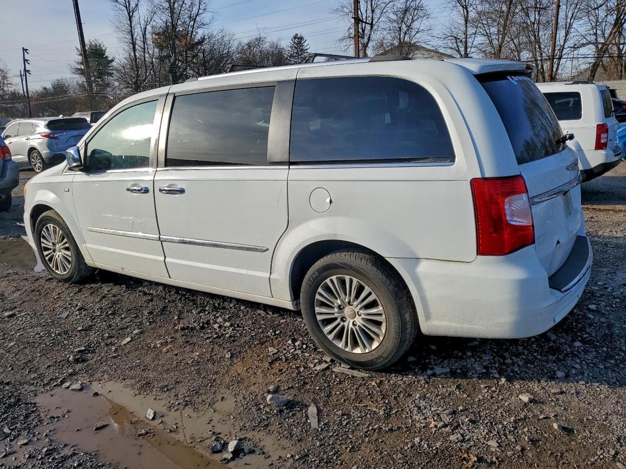 2014 Chrysler Town & Country Touring L - foto 2