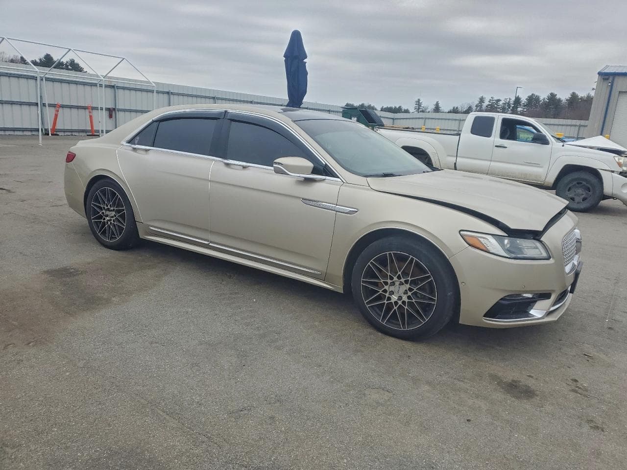 2017 Lincoln Continental Select - foto 4