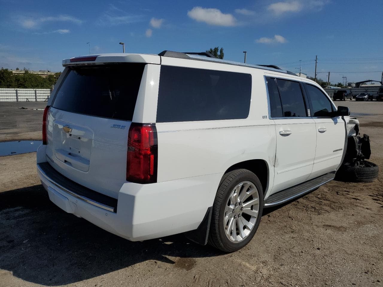 2015 Chevrolet Suburban 1500 Ltz - foto 3