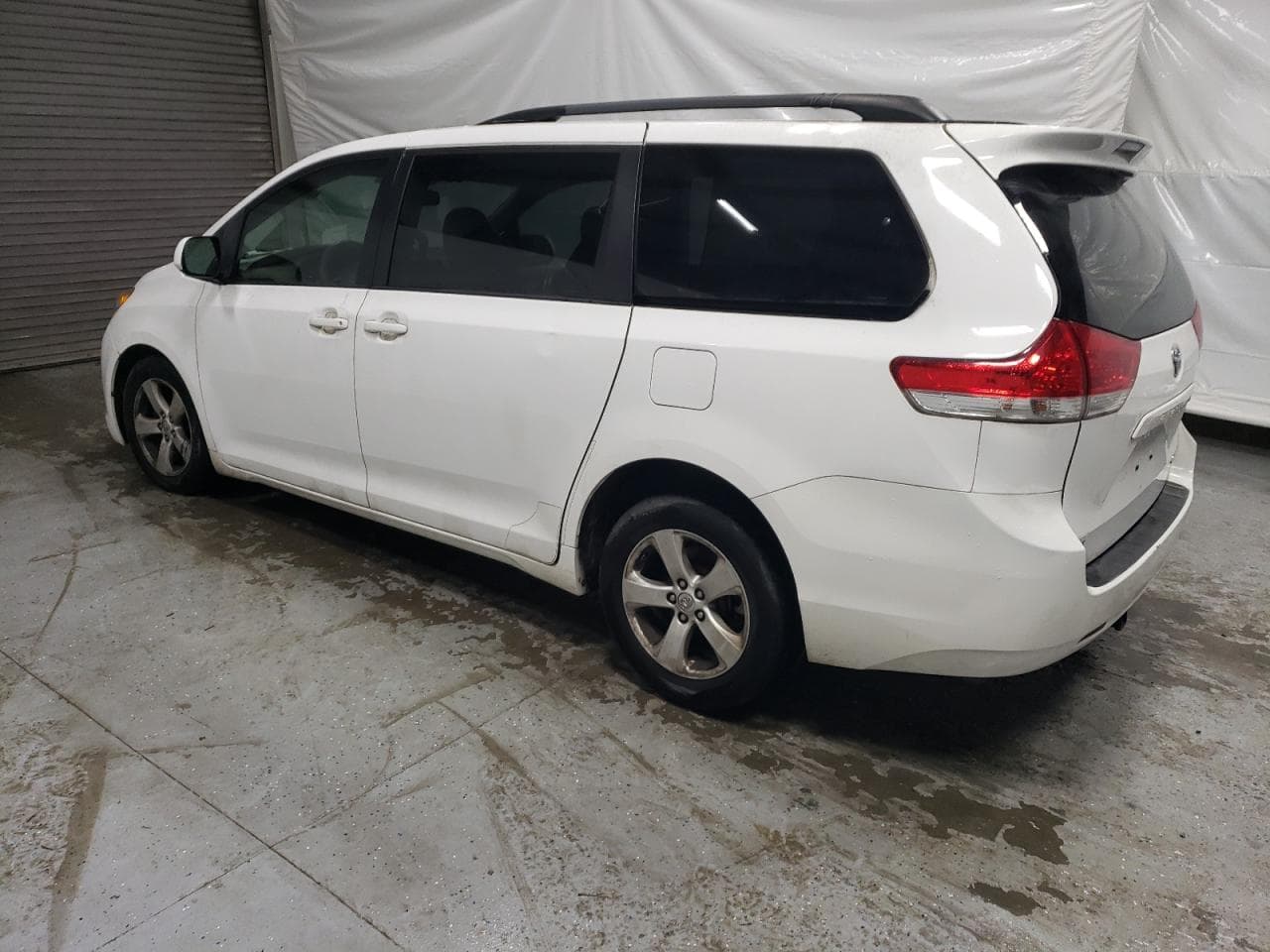 2013 Toyota Sienna Le - foto 2
