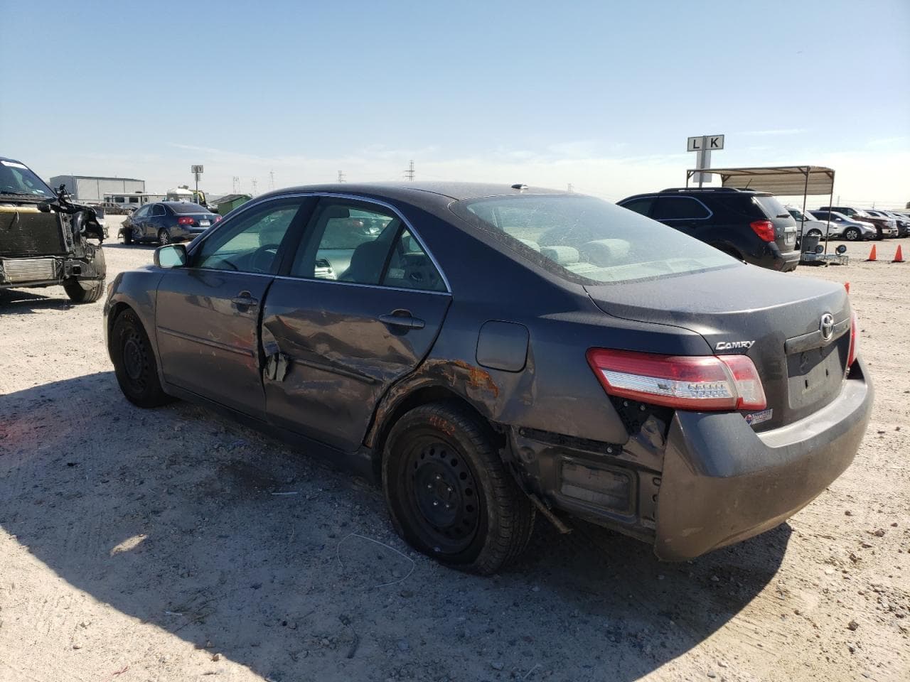 2011 Toyota Camry Le - foto 2