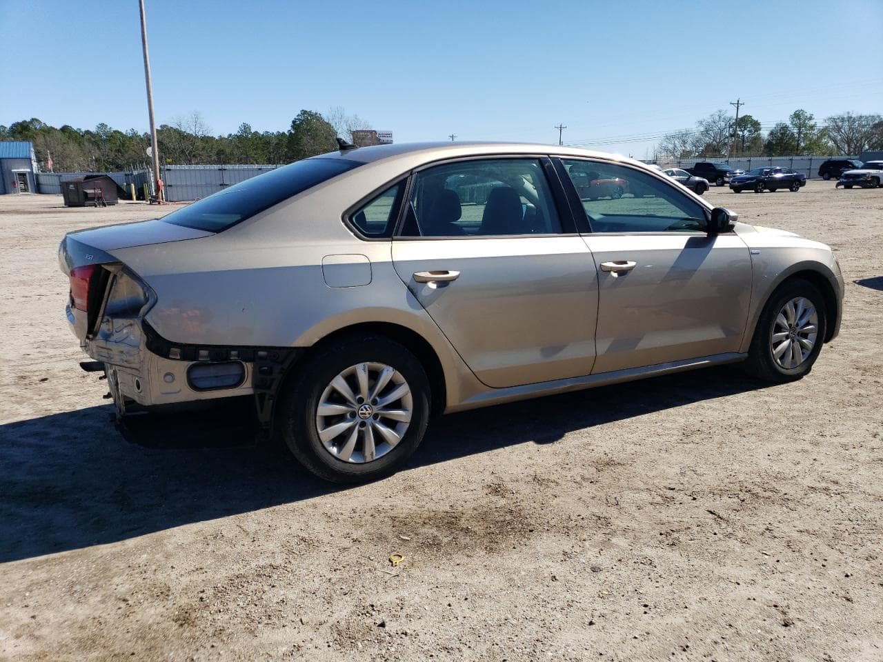 2015 Volkswagen Passat 1.8T Wolfsburg Edition - foto 3