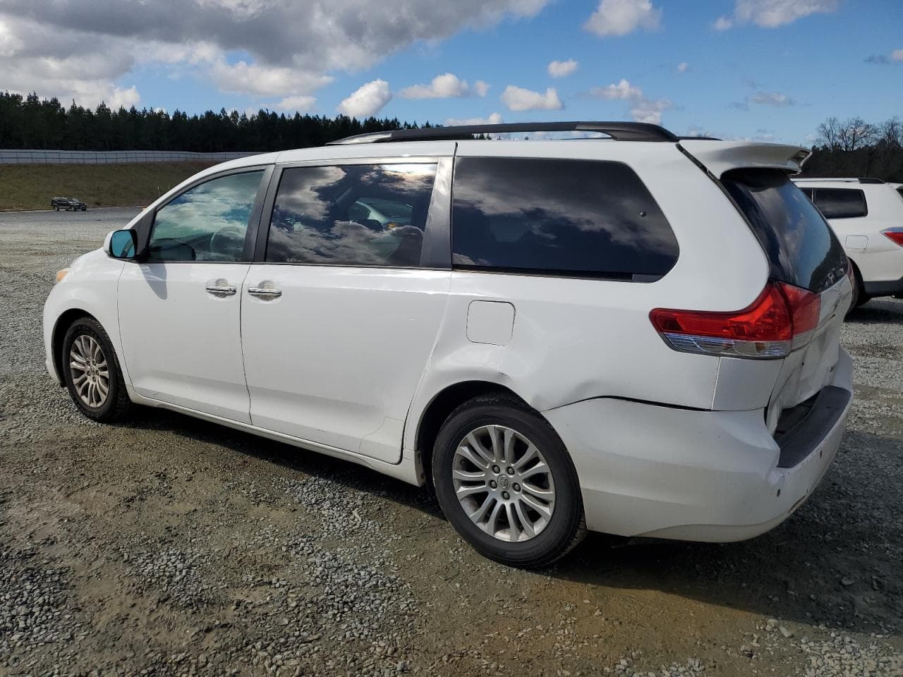 2013 Toyota Sienna Xle - foto 2