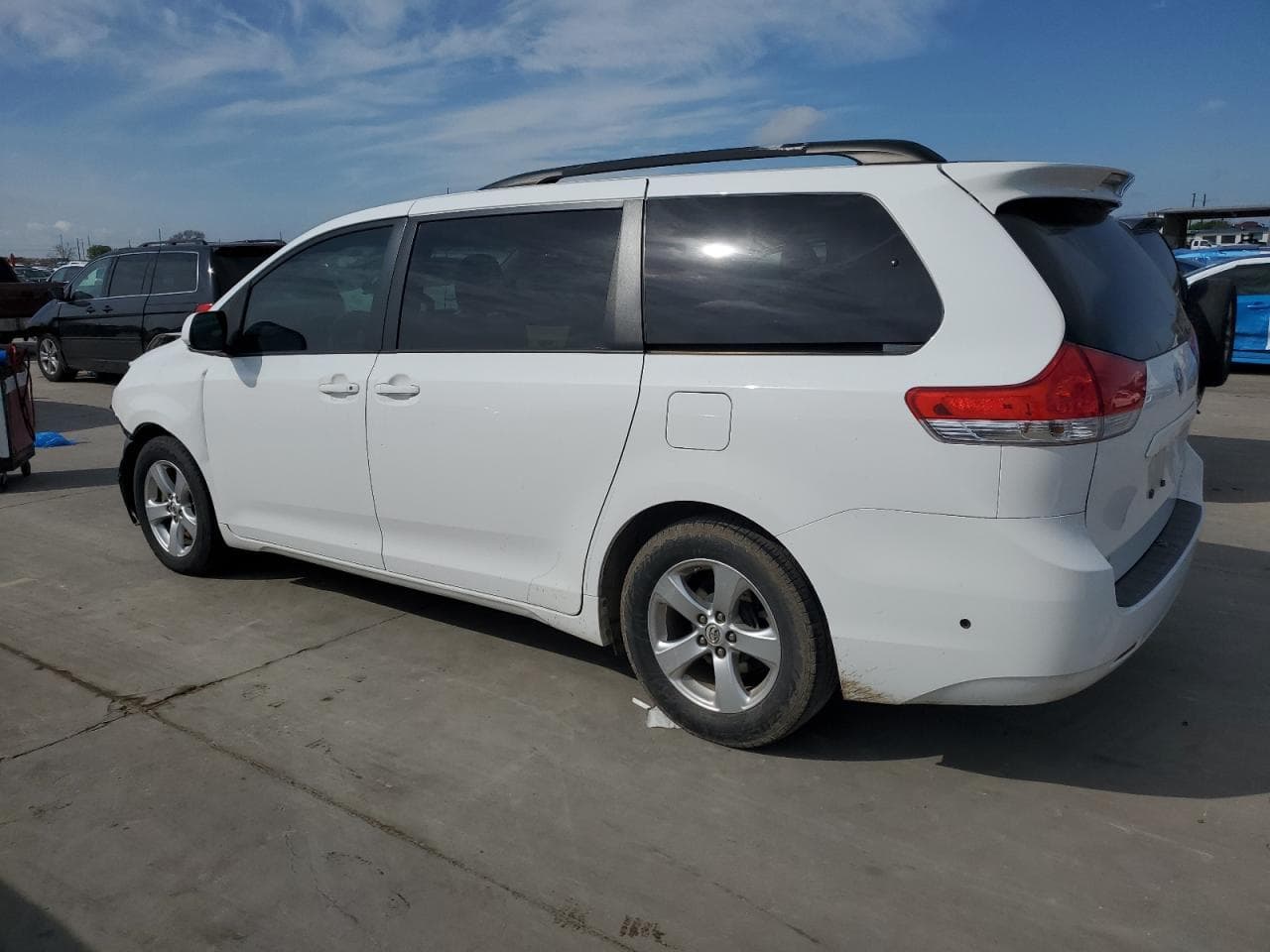 2013 Toyota Sienna Le - foto 2