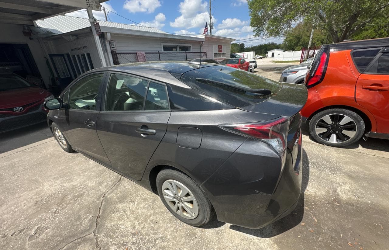 2016 Toyota Prius - foto 3