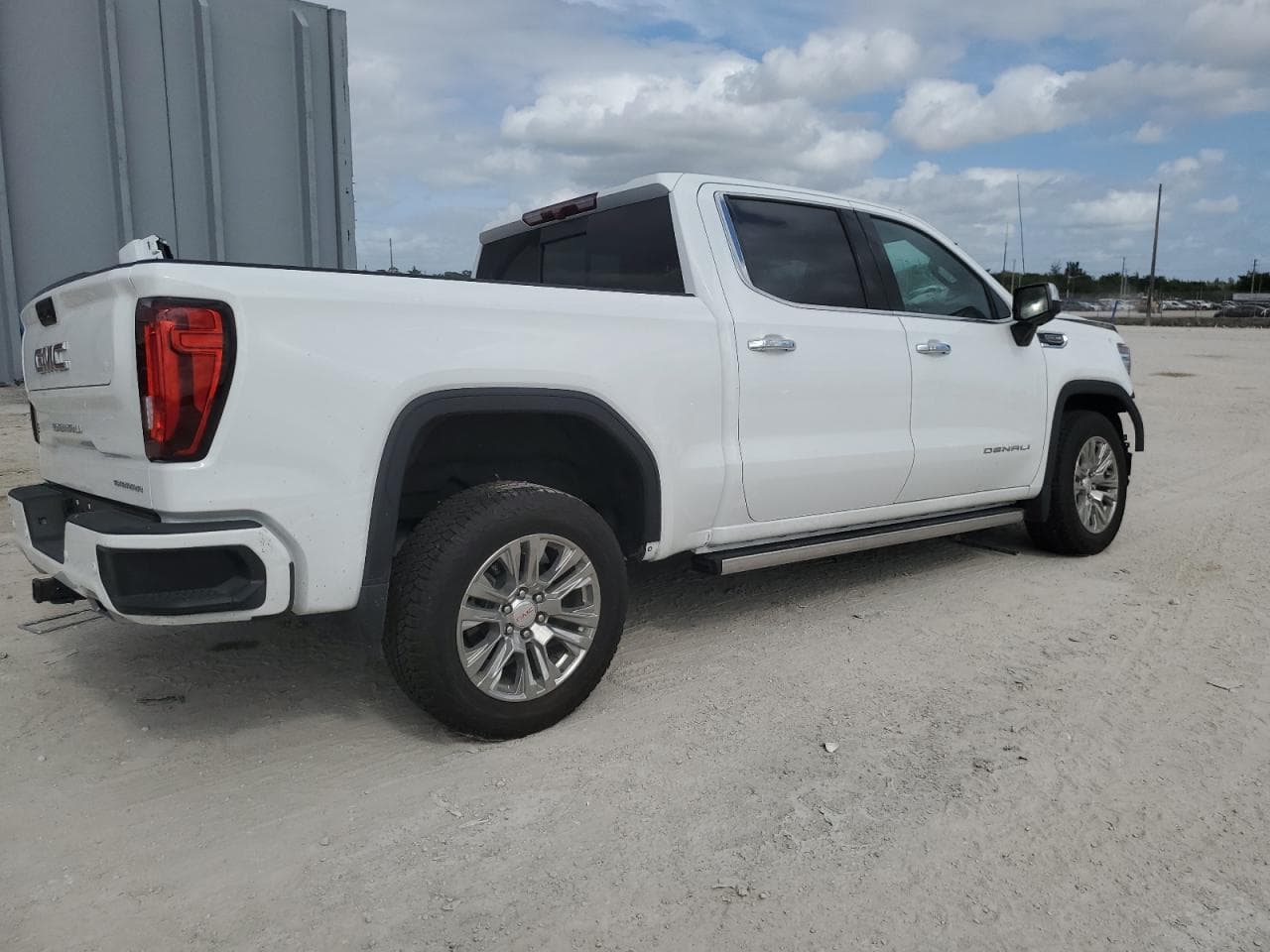 2023 GMC Sierra K1500 Denali - foto 3