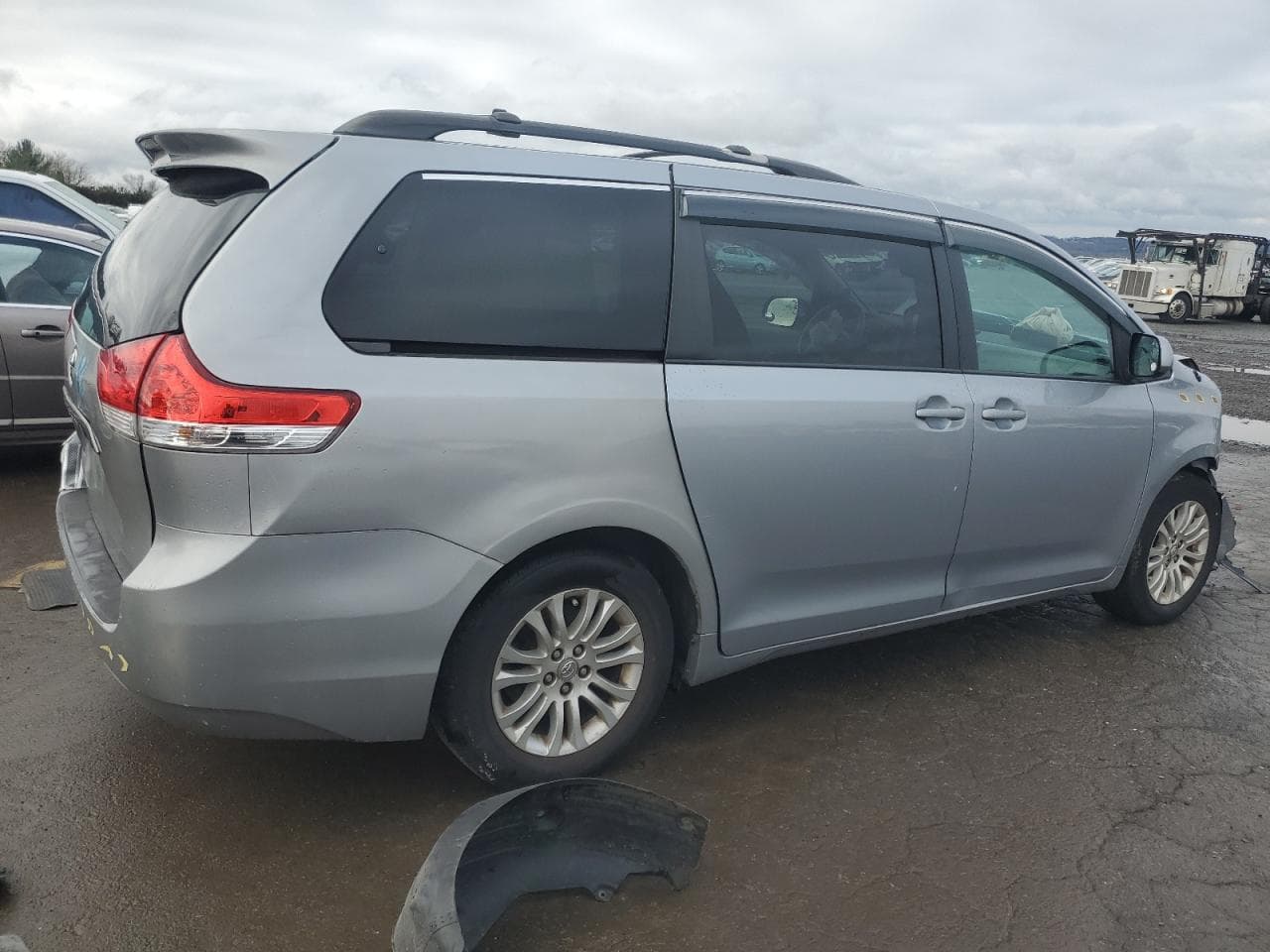 2013 Toyota Sienna Xle - foto 3