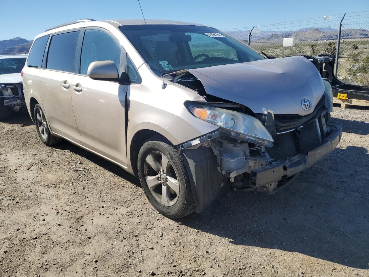 2013 Toyota Sienna Le - foto 4