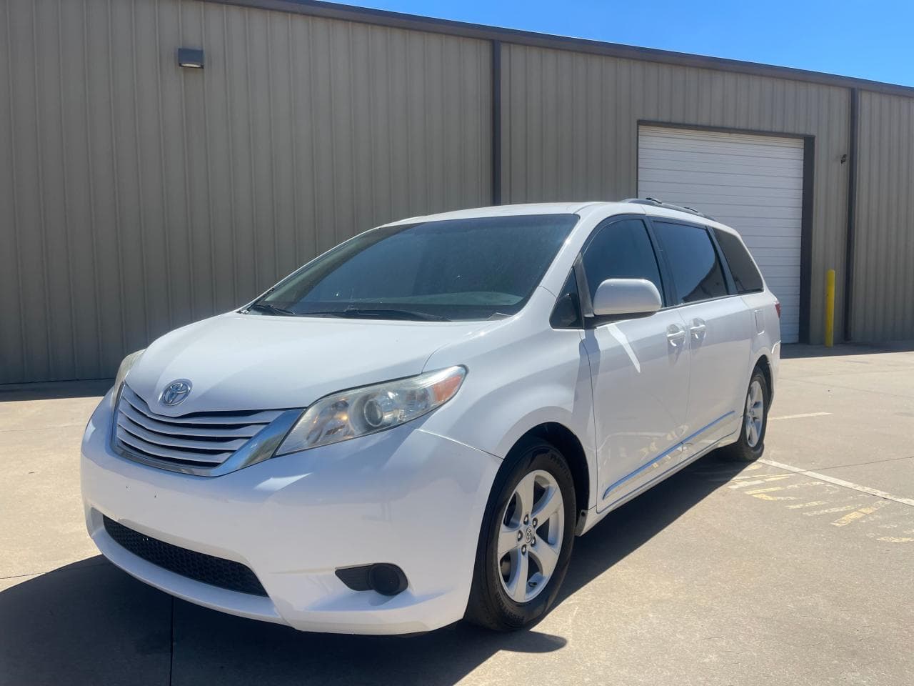 2015 Toyota Sienna Le - foto 2