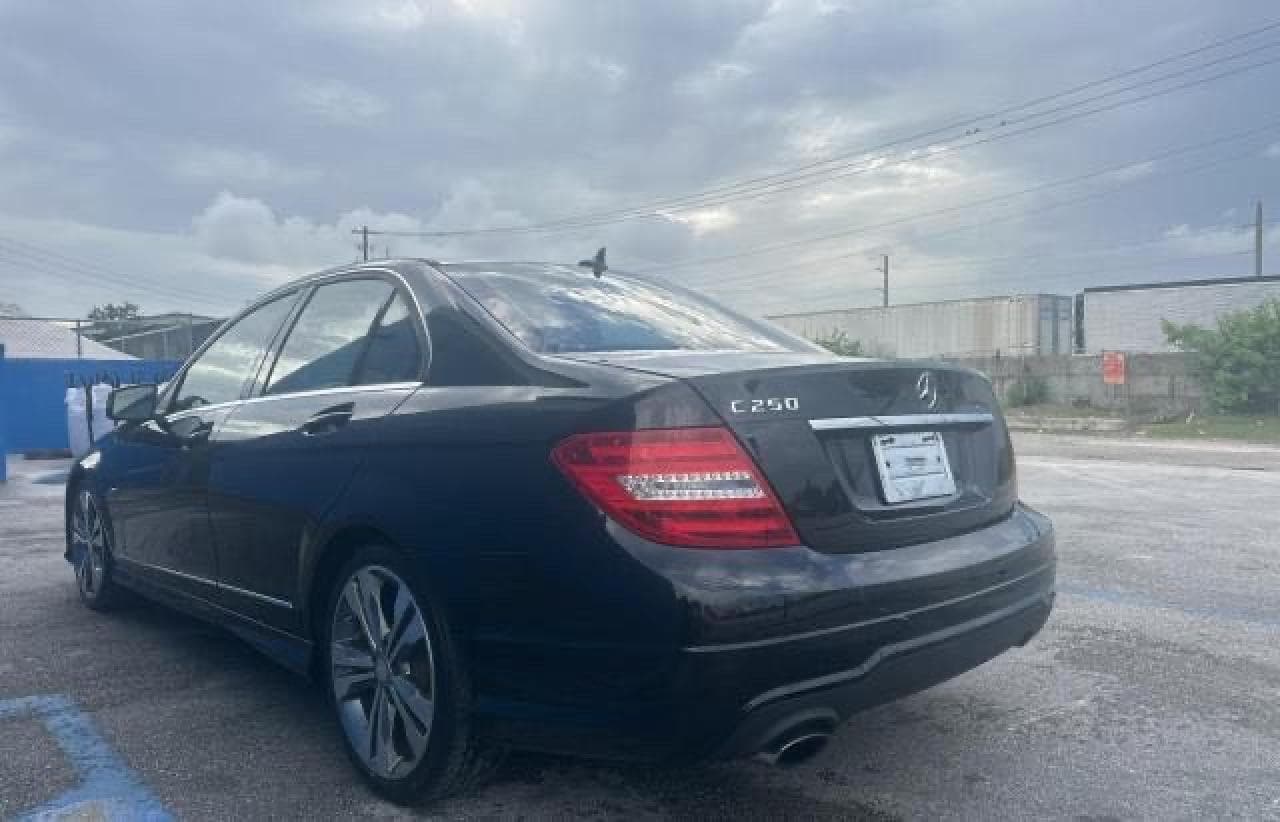 2012 Mercedes-Benz C 250 - foto 3