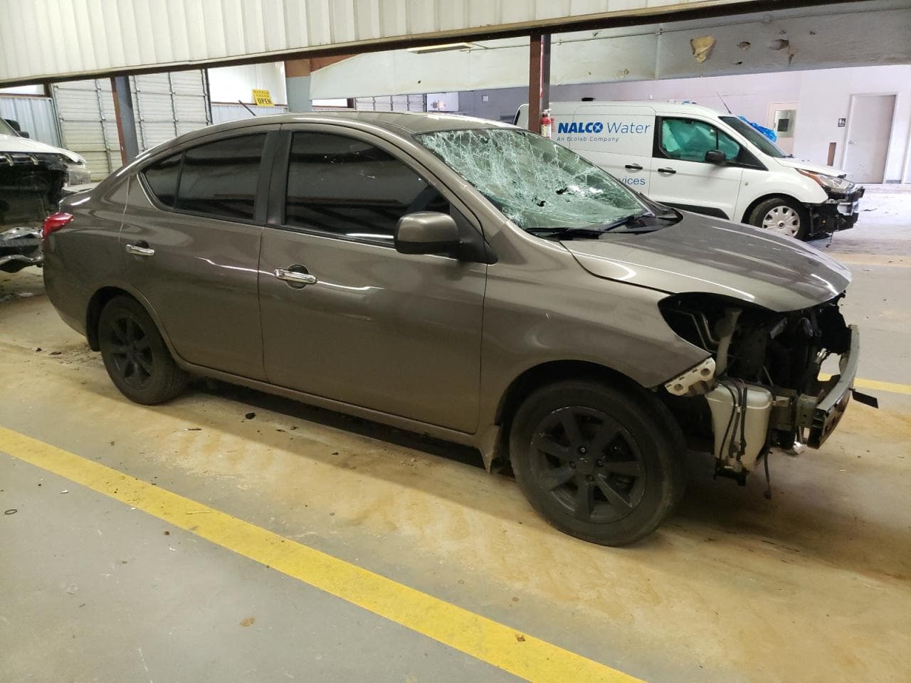 2013 Nissan Versa S - foto 4