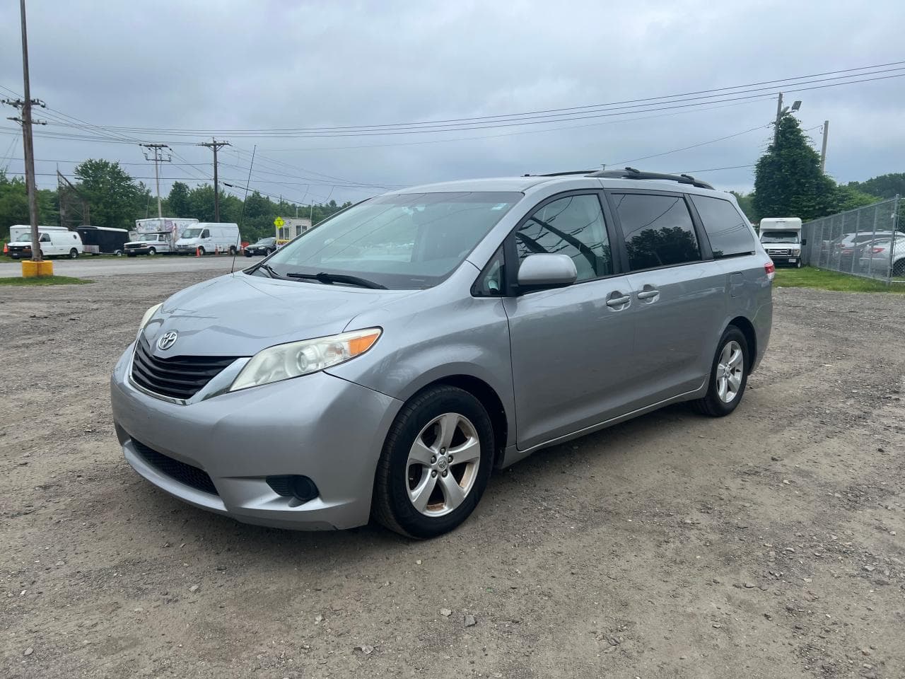 2012 Toyota Sienna Le - foto 2