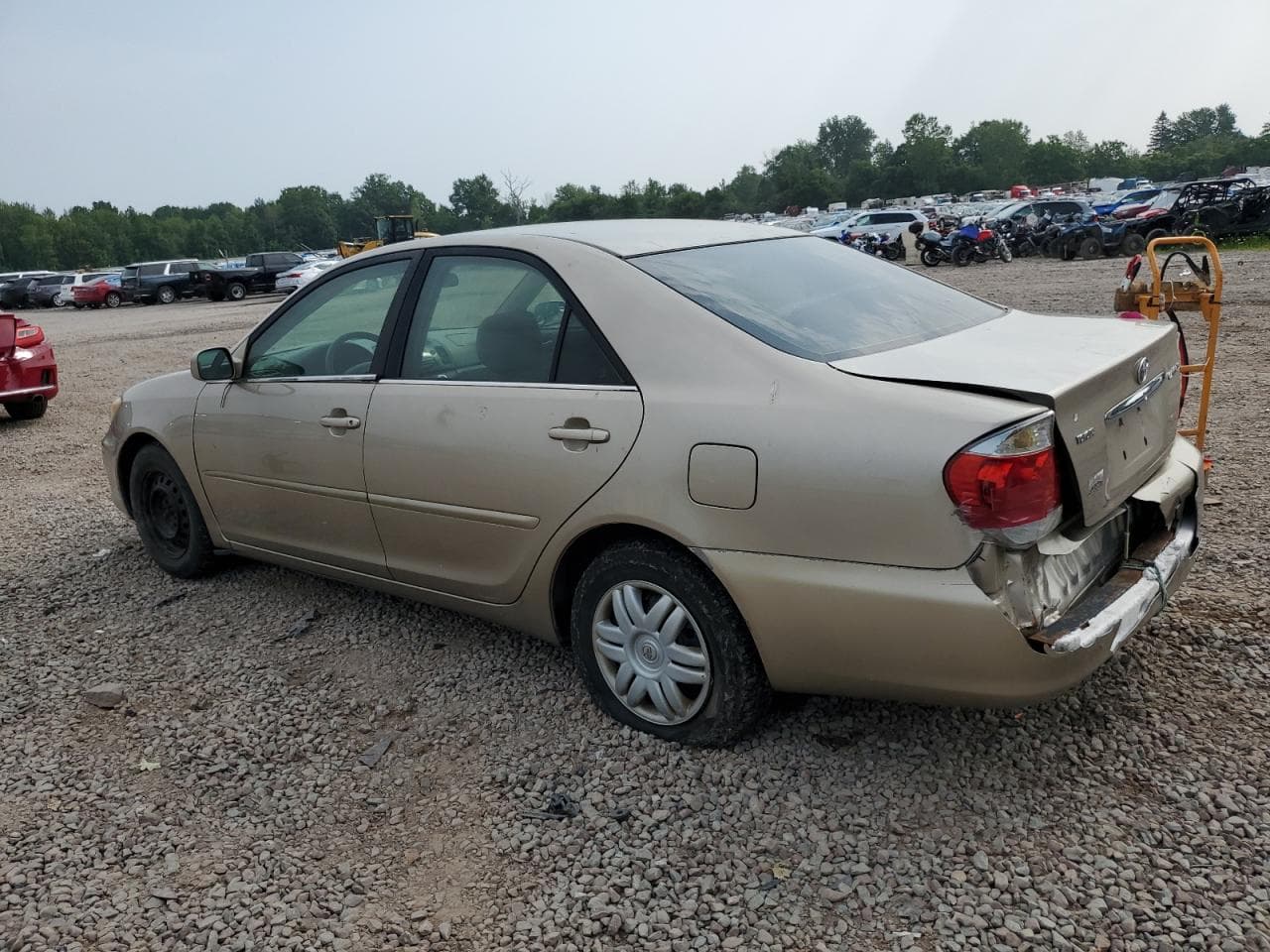 2005 Toyota Camry Le - foto 2